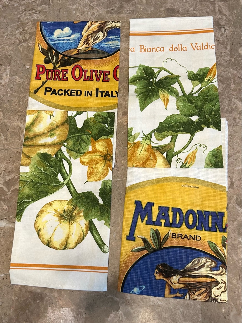 Williams Sonoma Fall Harvest
Kitchen Towels Set of 4 Pumpkins Olive Oil RETIRED